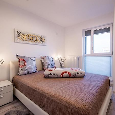 Luxury Westpark 2 Presidentialsuite With Lake View W4 Bukareszt Zewnętrze zdjęcie
