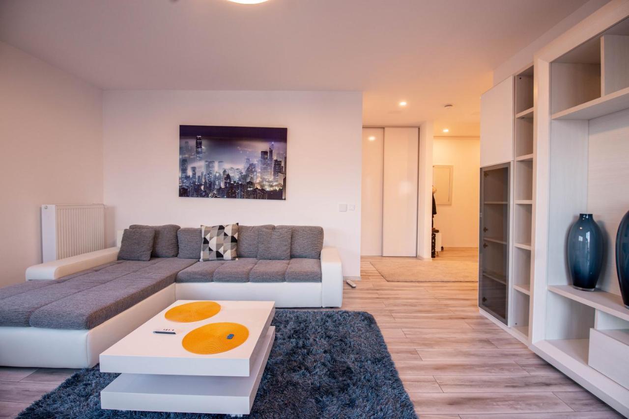Luxury Westpark 2 Presidentialsuite With Lake View W4 Bukareszt Zewnętrze zdjęcie